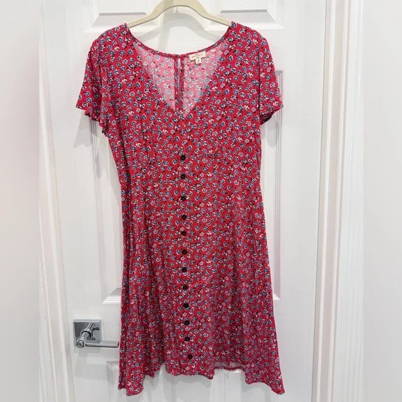Red Floral V-Neck Midi Dress with Button Front - Picture 1 of 8